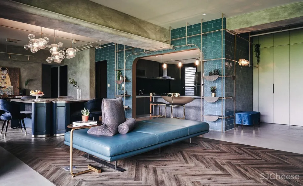 餐厅秒变大沙发,132㎡ 使用空间多一倍