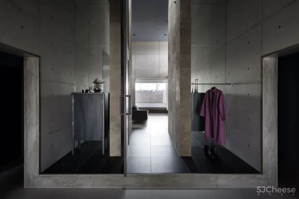 坐落日本郊区的野兽派混凝土建筑