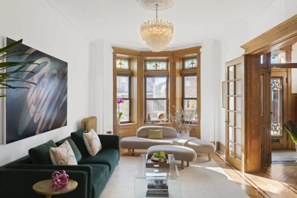 Brownstone Voyer | Victorian Style Townhouse , 现代华丽的古典元素