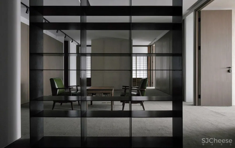 正所谓:越中式,越高级