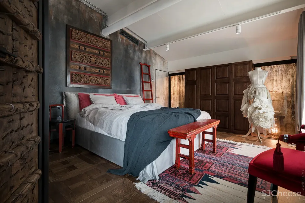 极具色彩感的工业居所!