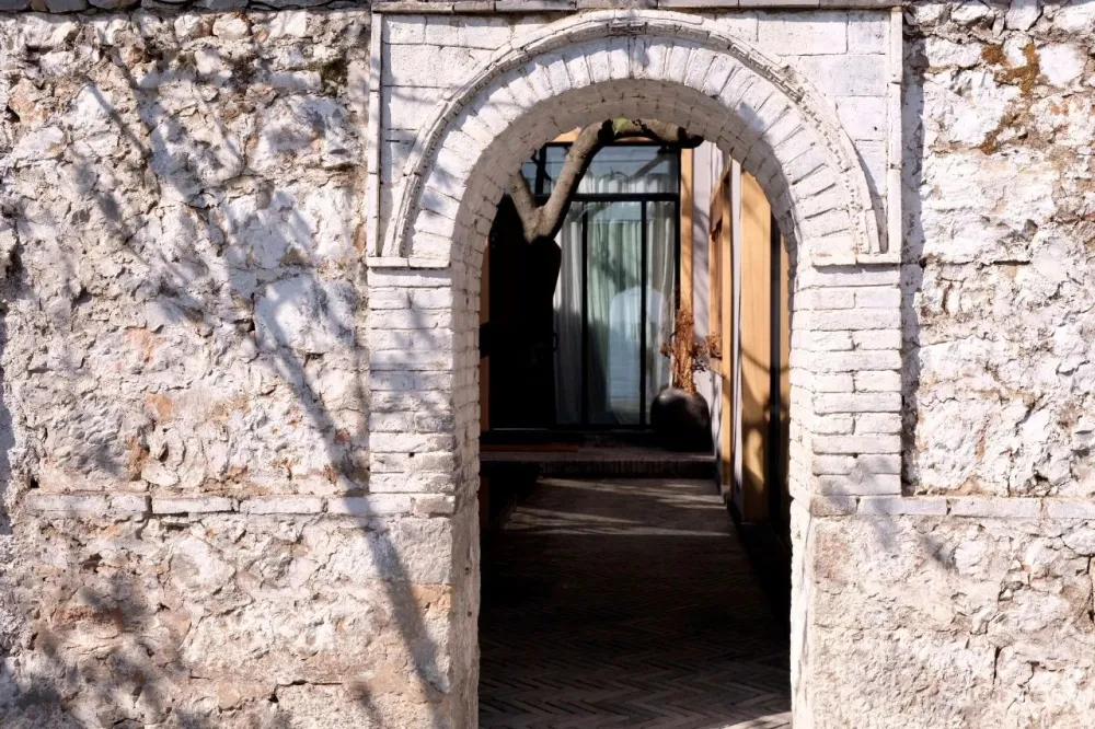 八旬 × 木夕大里酒店:梦想的岛屿,宁静而纯真