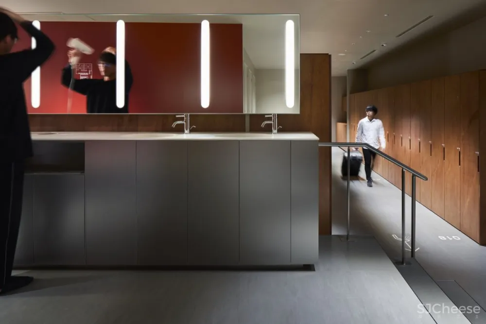 Naruse Inokuma | Nine Hours Capsule Hotel , 日本传统太空舱旅馆