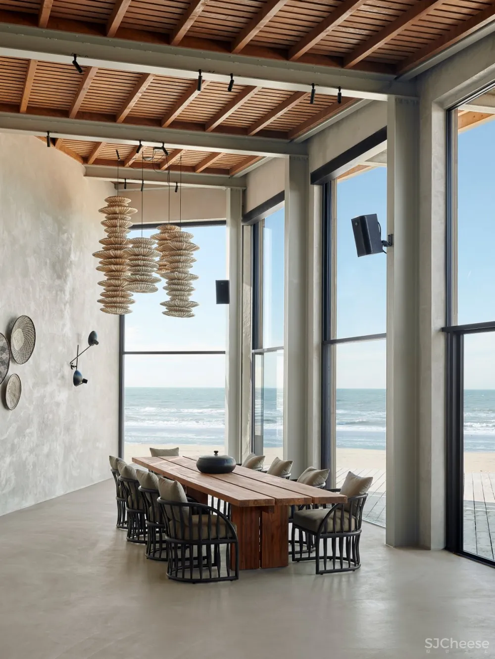 Anne Claus Interiors | De Republiek , 经典永恒的海滨餐厅