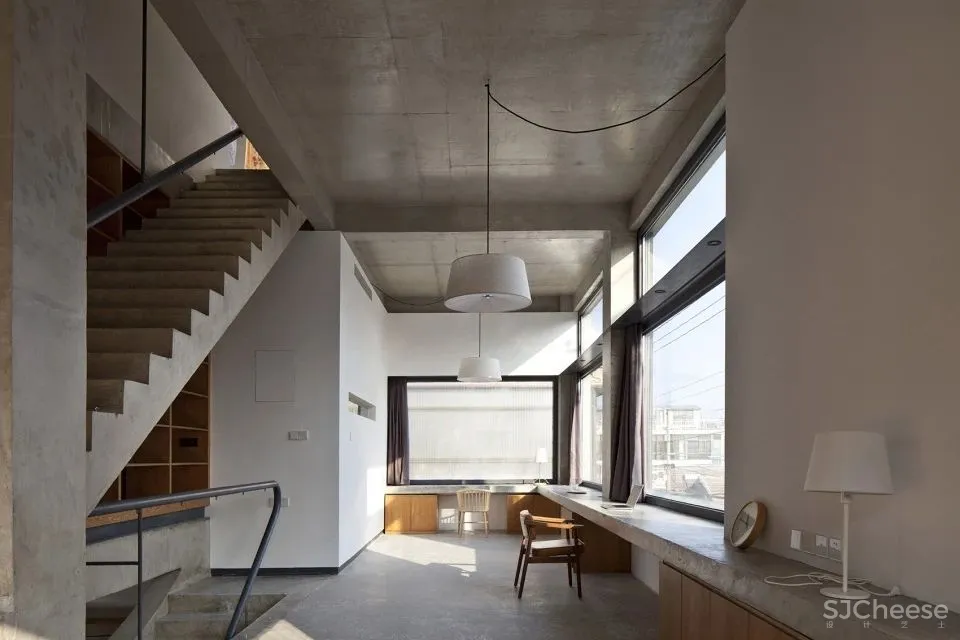 新作 联排住宅的创意改造 缝中之家,北京 察社办公室