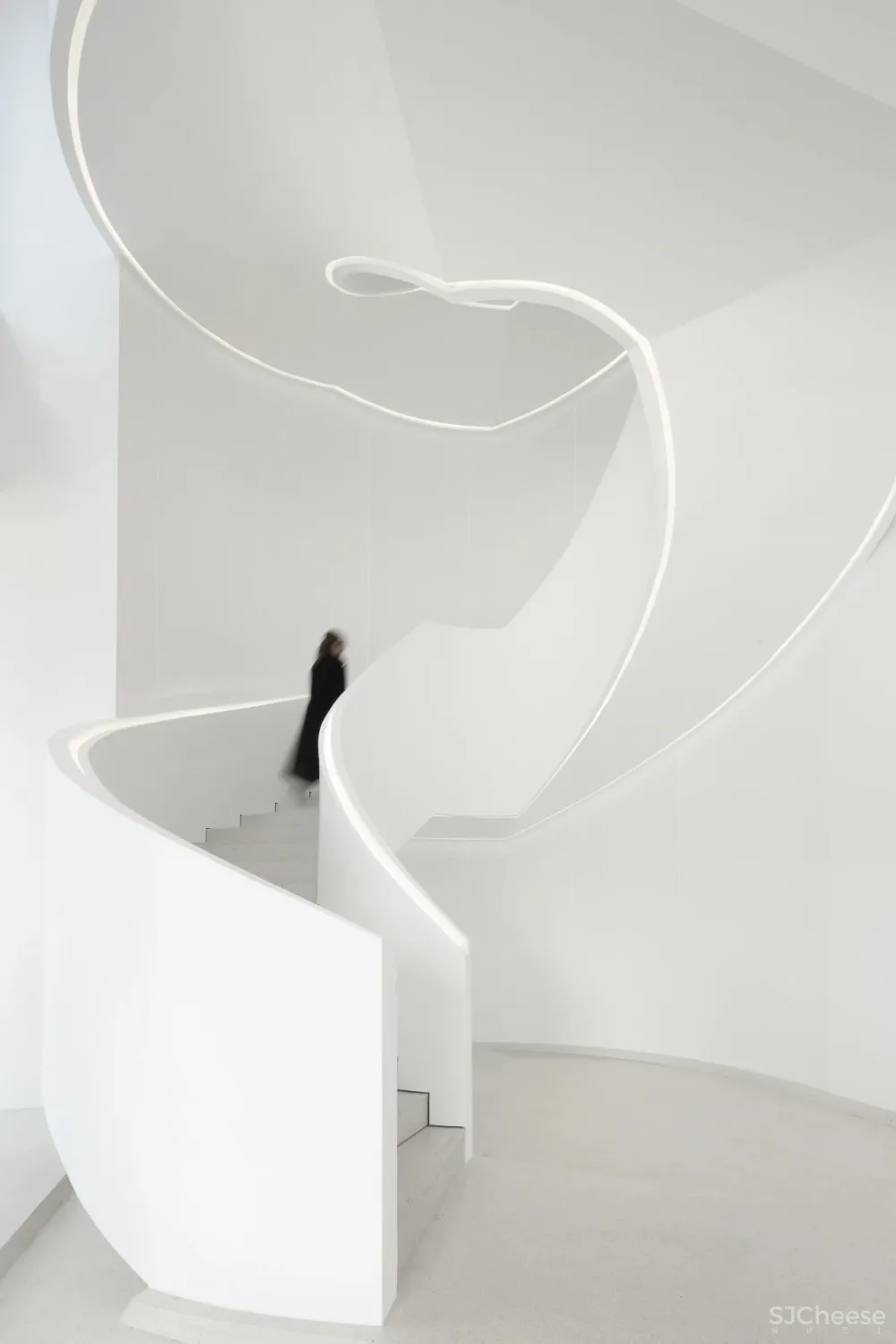 打破传统设计,开启超凡未来感的视觉享受!