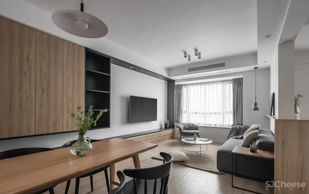 只有90平米的小套三，他家却能拥有9米长的电视墙