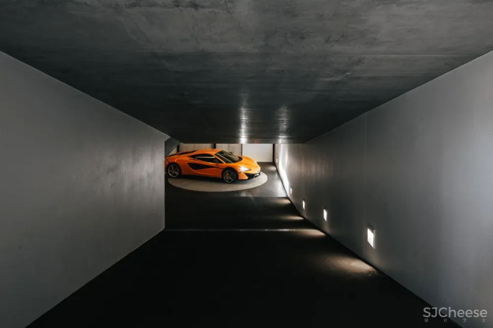 MCK Architects | Strong Arm House , 大胆典型的现代住宅