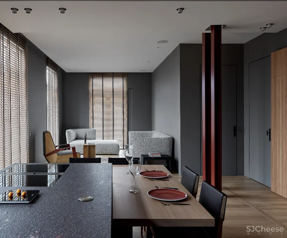 独居女性的126平米让时髦与智能打造“暗黑系”的温暖空间