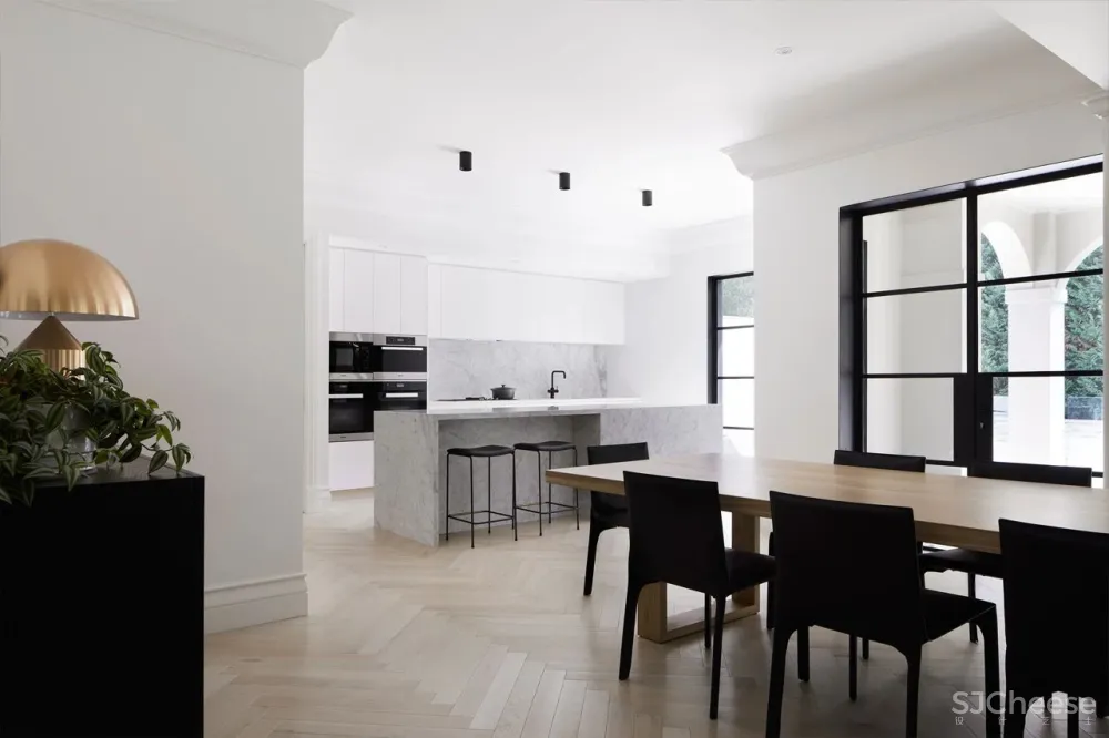 Fiona Austin 新作 历史与当代 传承中复兴