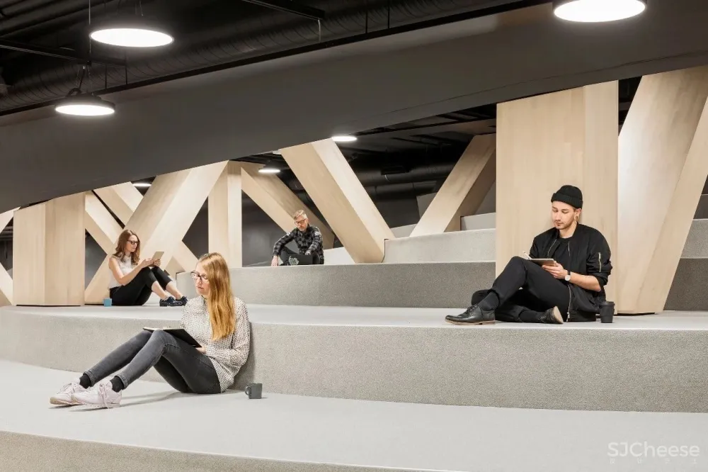 10年烧了7.5亿，全球最不务正业图书馆，能看电影、打游戏、唱K…流浪汉都可以随意进