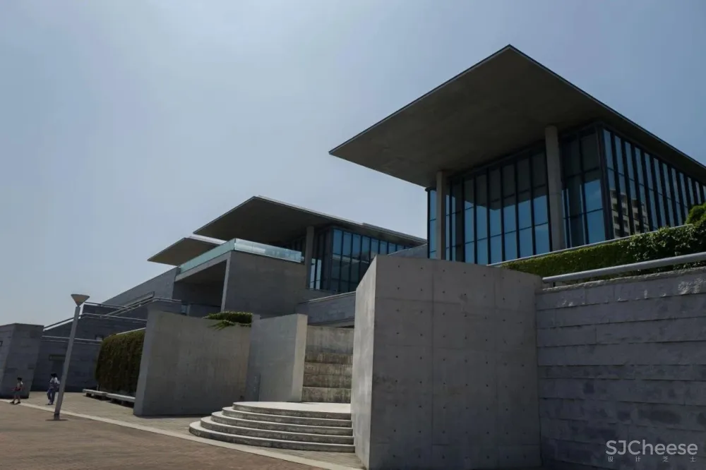 安藤忠雄丨清水混凝土诗人