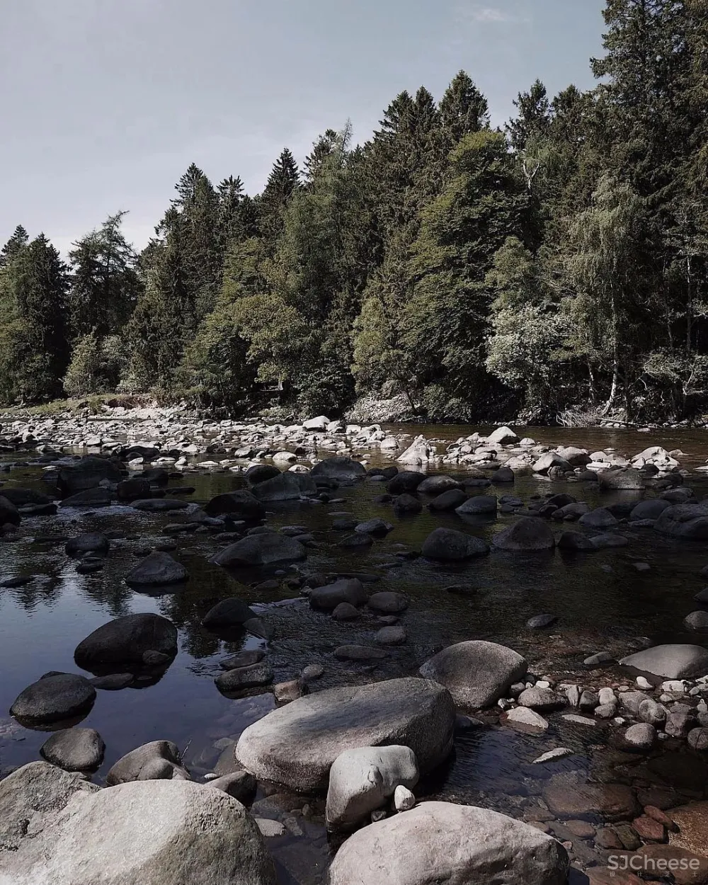 维多利亚女王的狩猎小屋,被Axel Vervoordt 徒弟改造成侘寂酒店