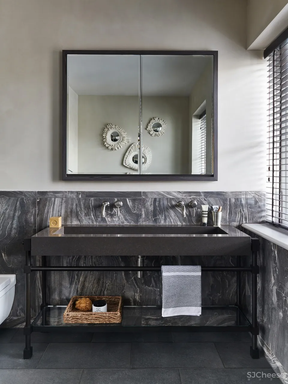 Hubert Zandberg | Westminster Duplex Apartment , 当代典型的英伦住宅