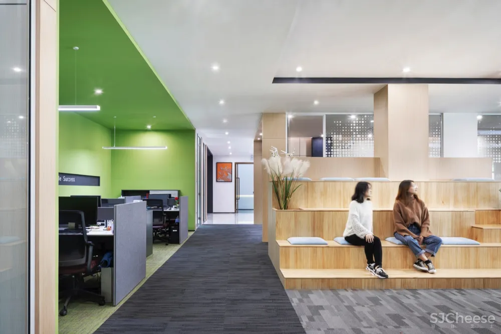 厂区办公空间中的“混天绫”