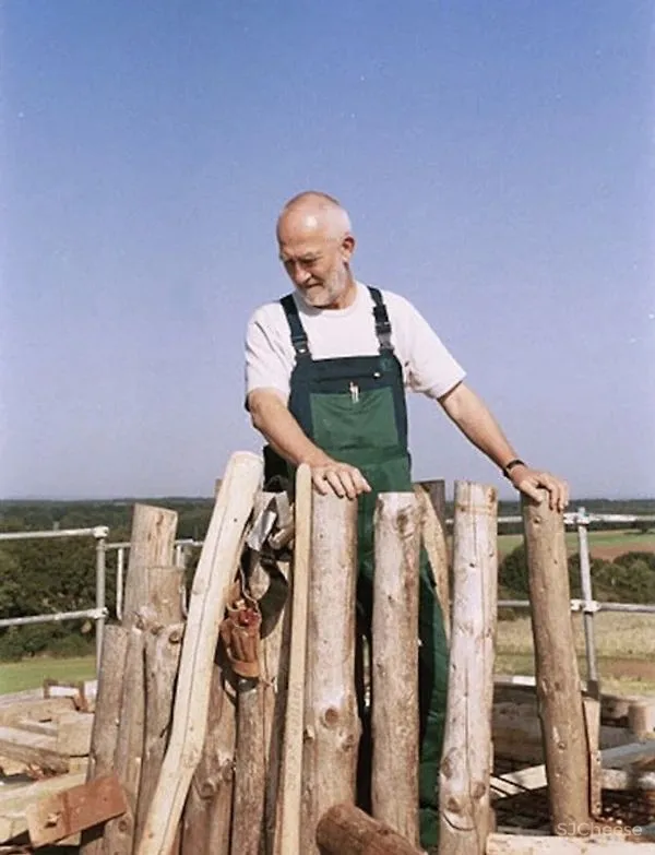 一群村民和一位建筑大师,完成了一个令无数人朝圣的建筑