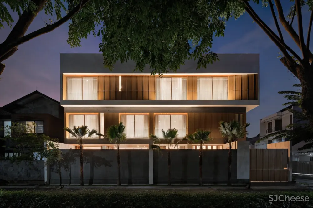 Somia Design | Svastaka House , 现代奢华的简约住宅