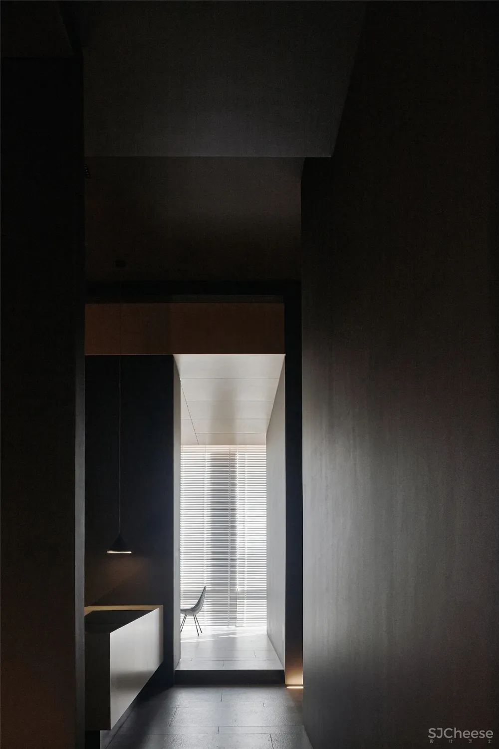 大成设计丨静谧、冷峻的黑白灰,诉说感官