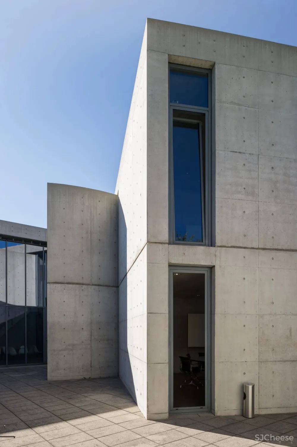 安藤忠雄丨清水混凝土诗人