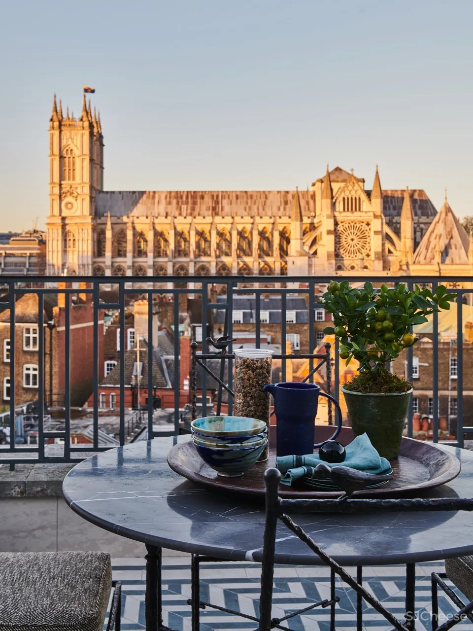 Hubert Zandberg | Westminster Duplex Apartment , 当代典型的英伦住宅