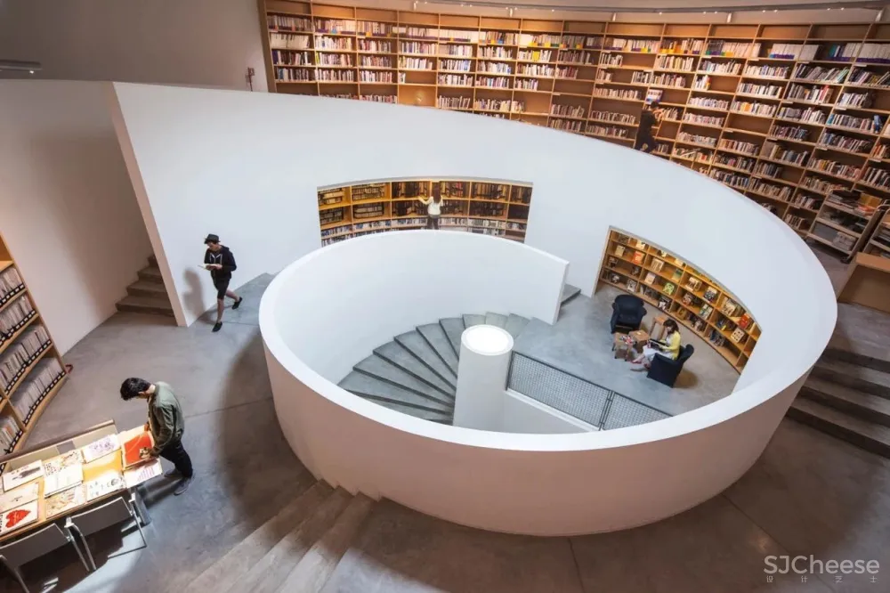 安藤忠雄丨清水混凝土诗人