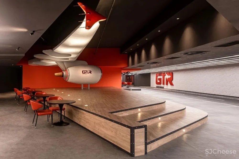 旧机场惊艳变身潮味办公室,上班也要有幸福感!