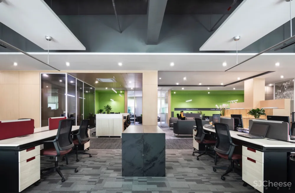 厂区办公空间中的“混天绫”