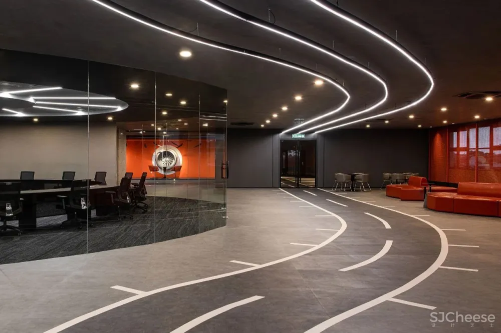 旧机场惊艳变身潮味办公室,上班也要有幸福感!