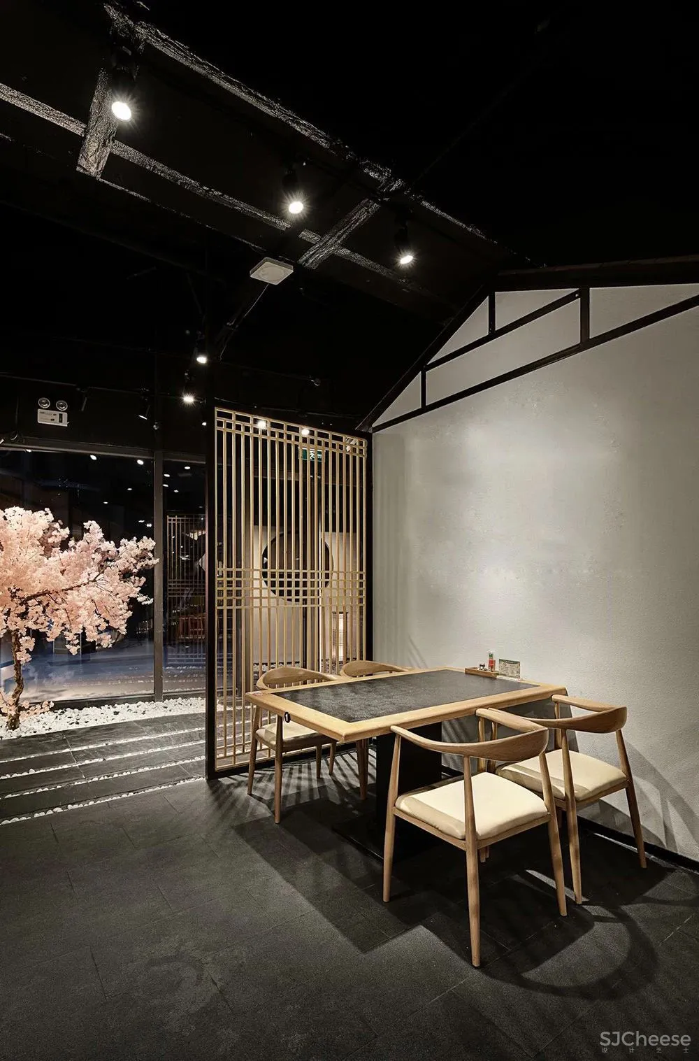 正所谓:越中式,越高级