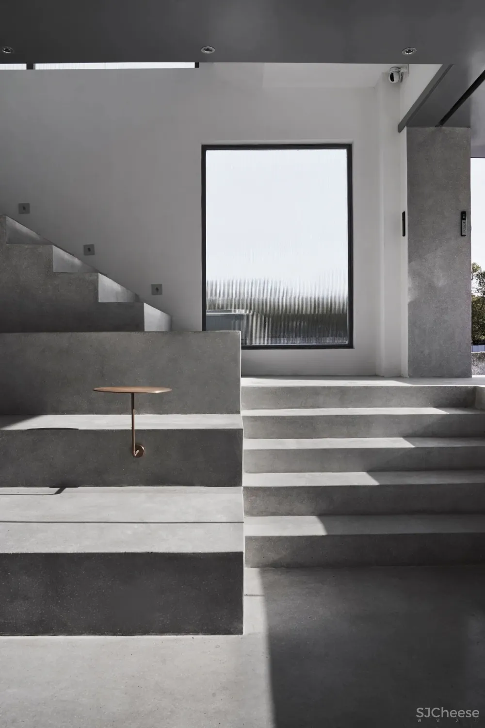 偏离设计丨MOON Photo Studio