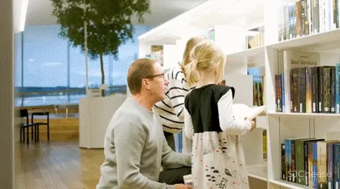 10年烧了7.5亿，全球最不务正业图书馆，能看电影、打游戏、唱K…流浪汉都可以随意进