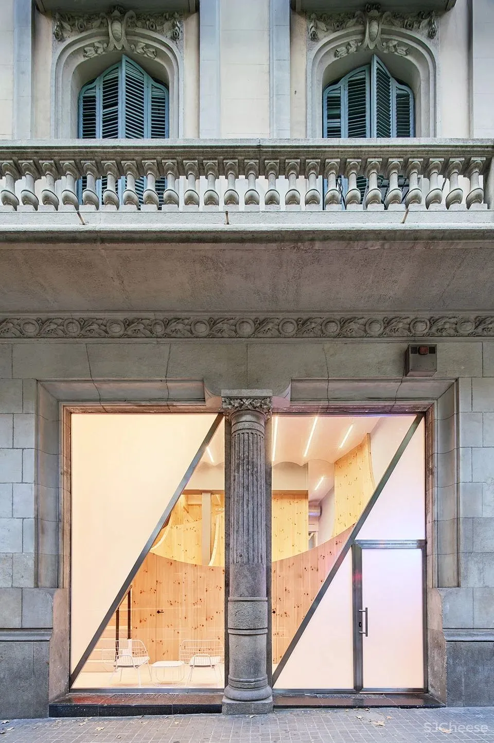弧形隔断“森林” 西班牙Impress牙科诊所 Raúl Sánchez Architects