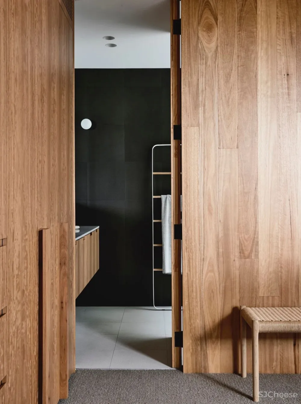 简约现代住宅，用木材打造出温暖舒适的家！