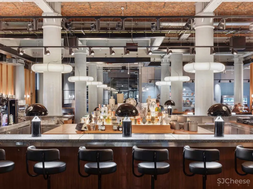 Love Is Enough | Manchester Restaurant , 充满活力的餐饮空间