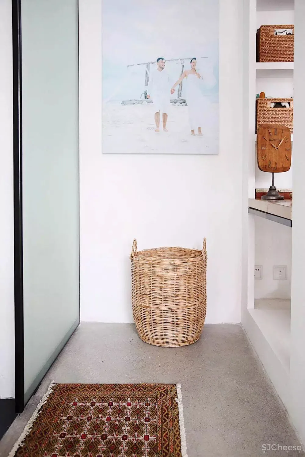 麻辣烫店倒闭,文艺青年用自己160m²的家逆袭,自由流浪的感觉太好了!