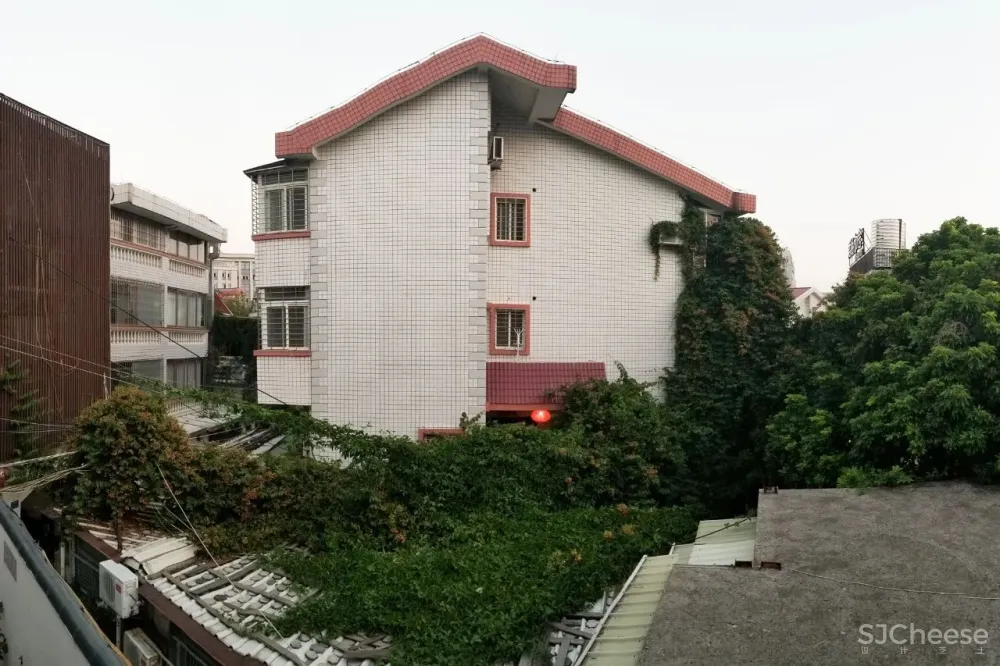 火到央视的极致毛坯房改造：家里什么都用白的，整个房子在发光