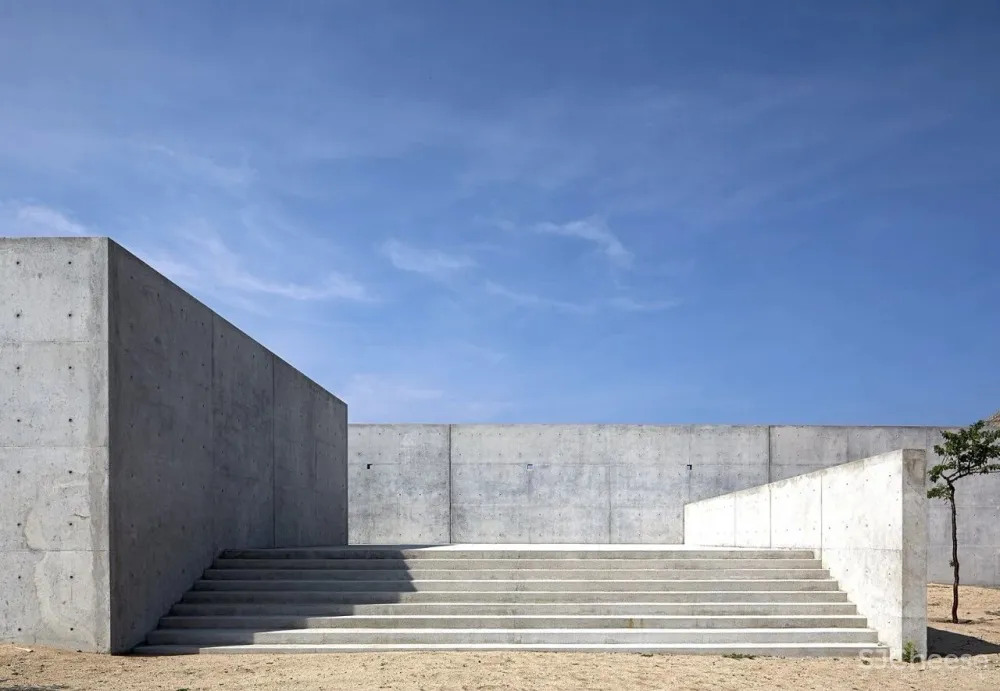 安藤忠雄丨清水混凝土诗人