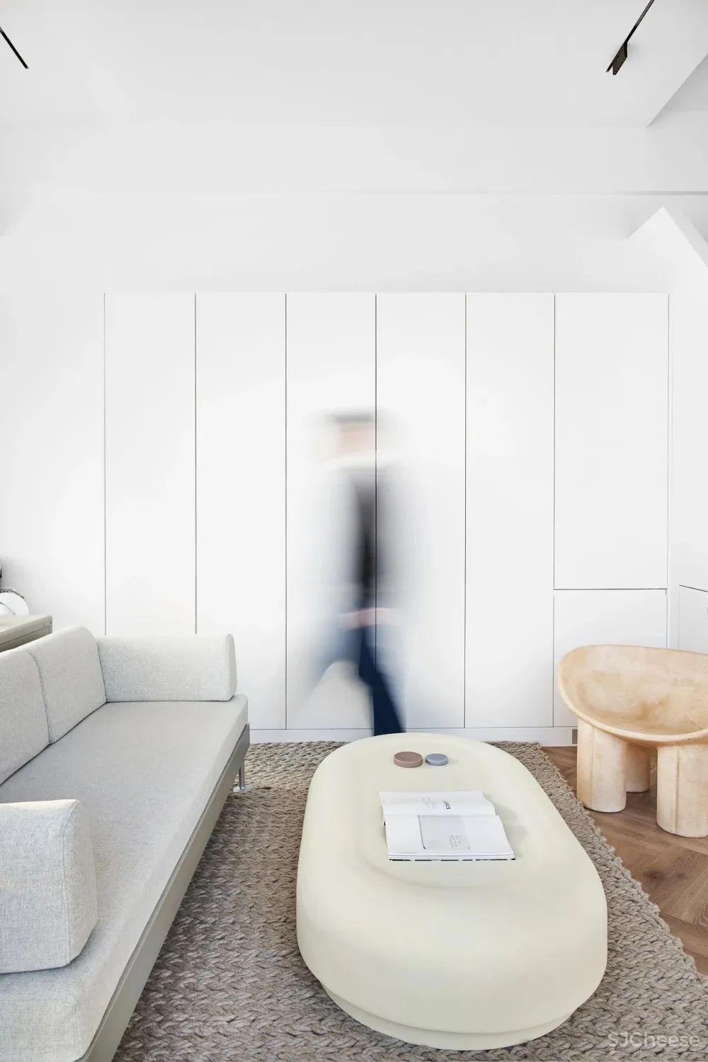 58㎡小家的L型玻璃幕墙,让小房也能拥有180°豪华夜景