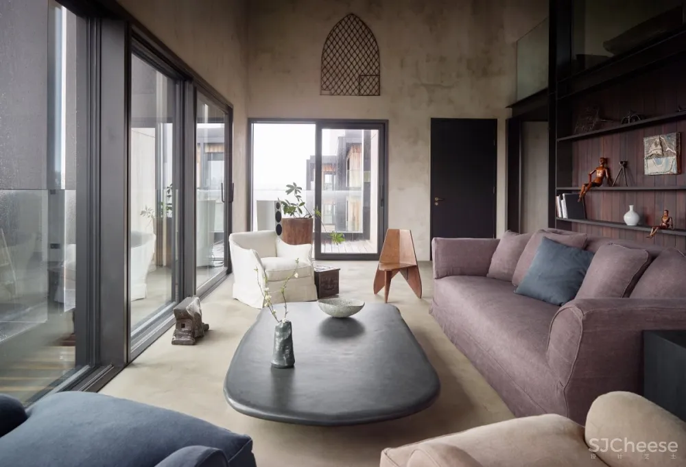 Axel Vervoordt | Covetable Apartment , 现代主义侘寂复式公寓