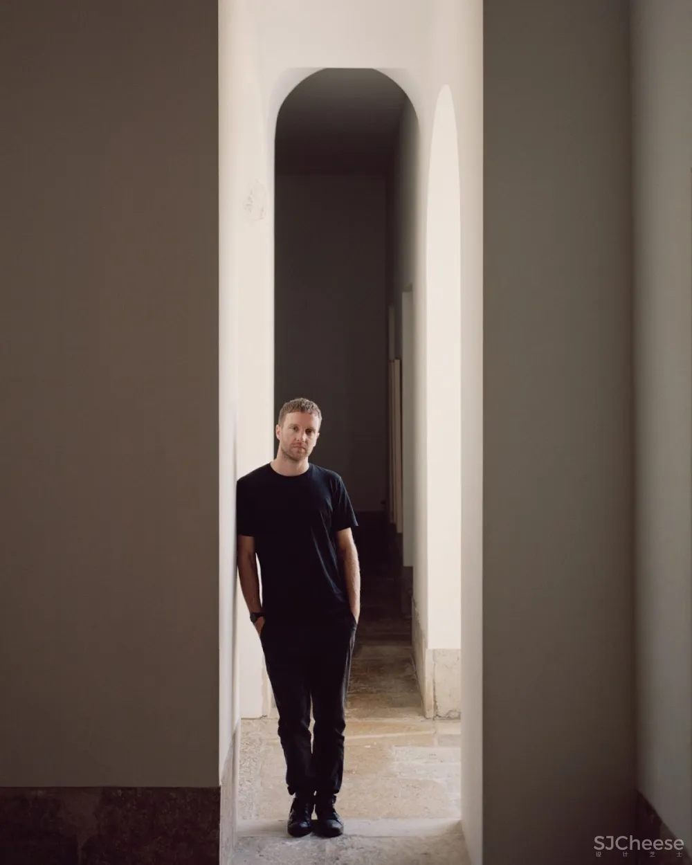 House Of Grey | Armadillo&Co Showroom , 朴实低调的极简展厅