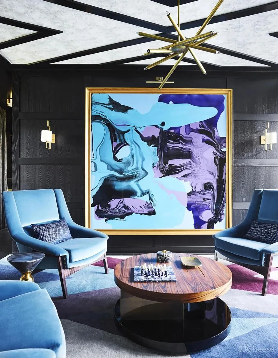 乡村别墅的大胆都市风，堪称黄铜设计典范