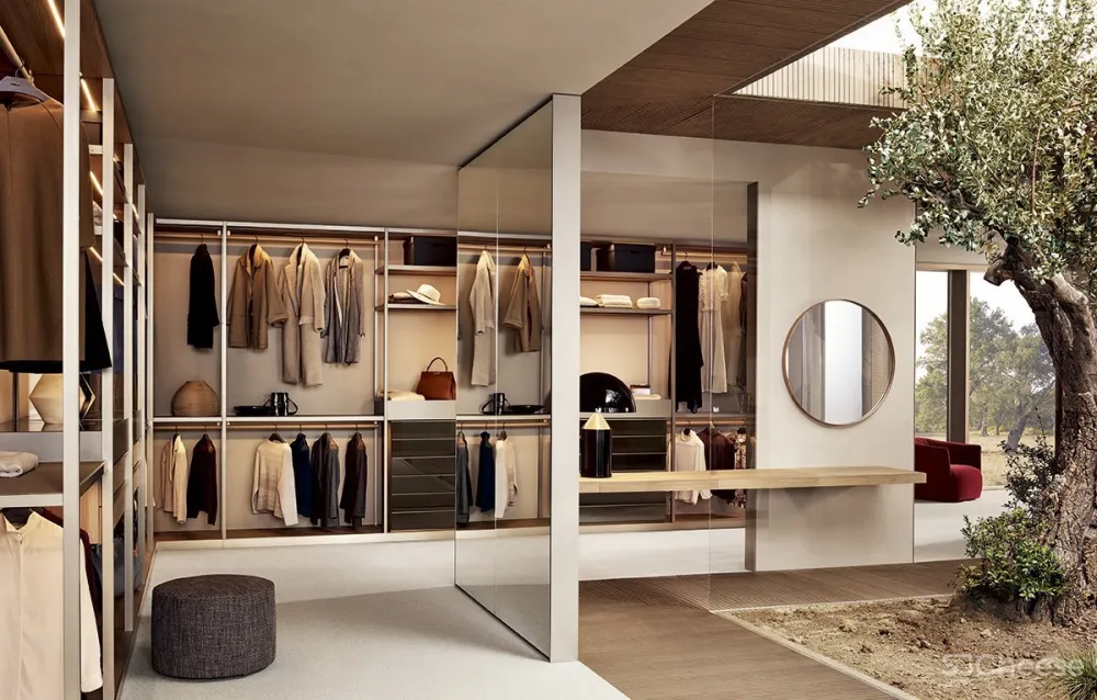 Poliform 在一所隐奢住宅内展开了大胆的试探