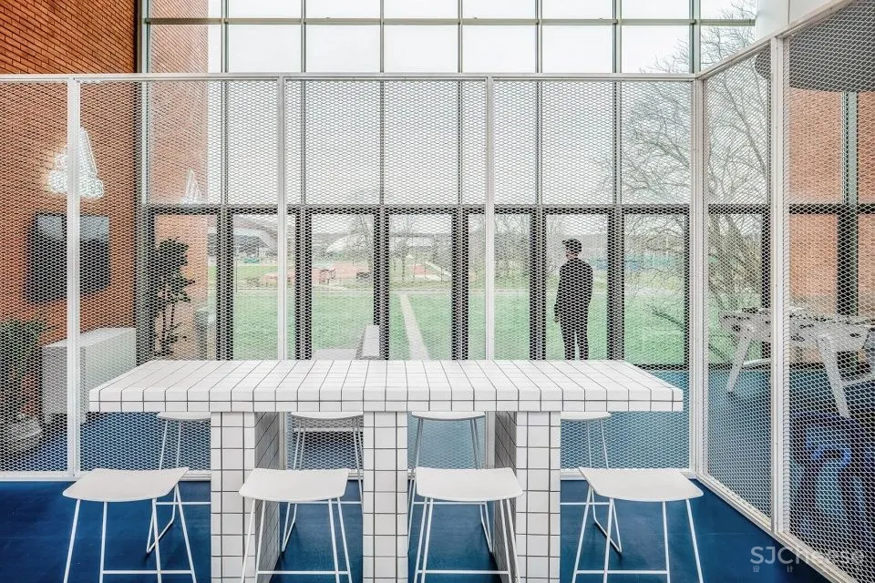 阿迪达斯X法国国家体育学院公共空间改造 Ubalt Architectes Ubi Bene