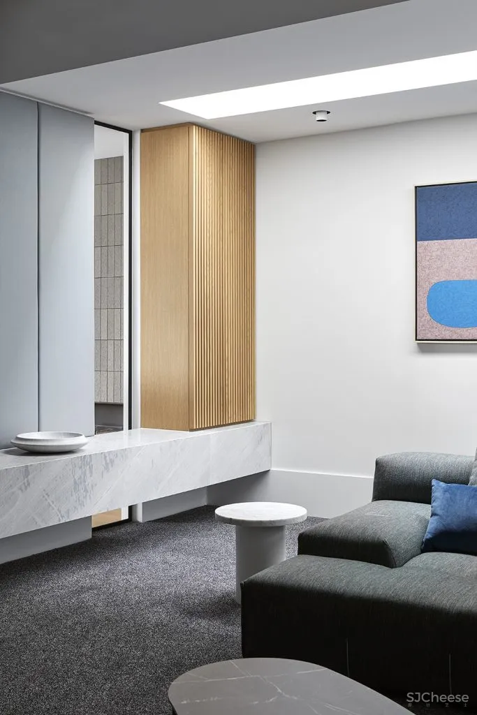 Christopher Elliott 新作 低调内敛的现代优雅