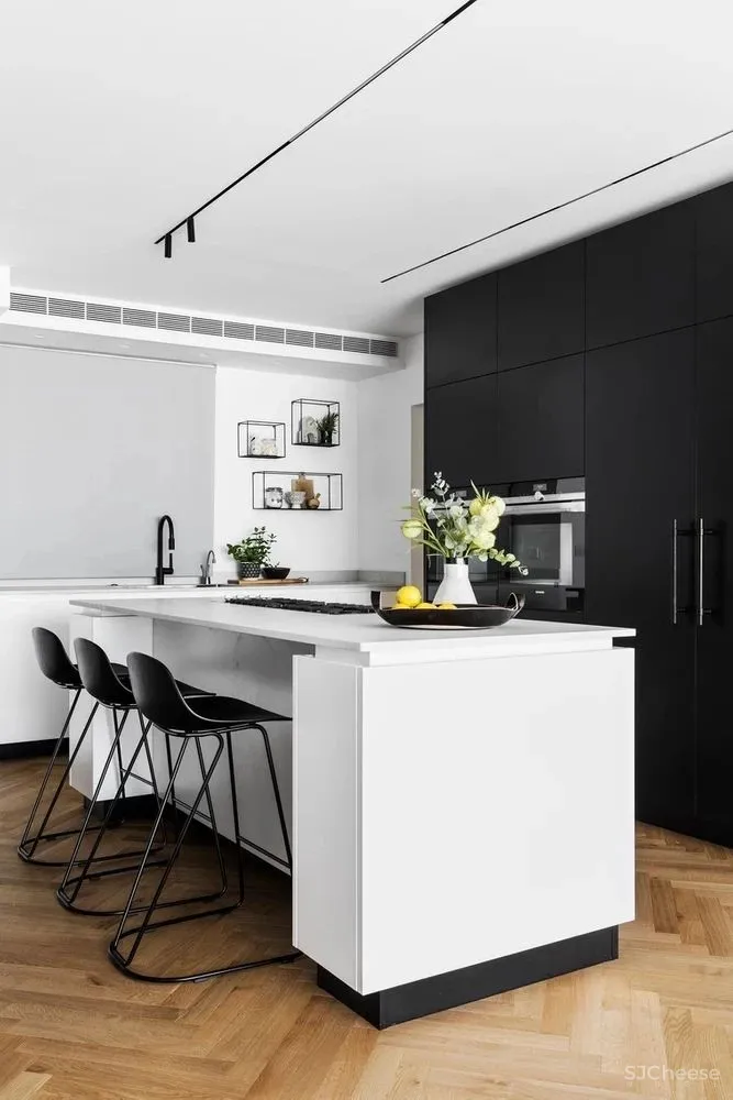 经典黑白 时尚跳色,玩出高级感