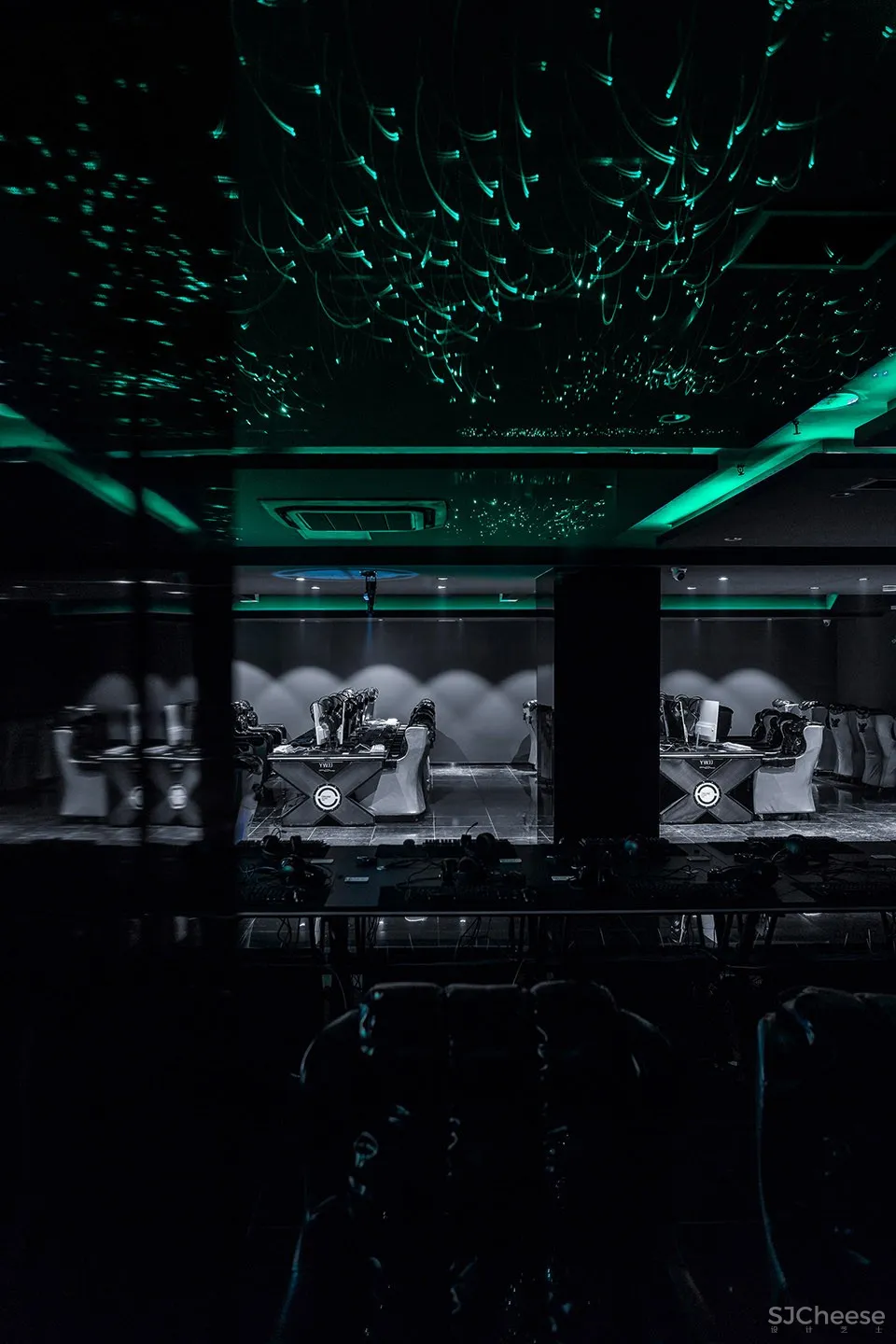 线状建筑设计研究室：南京 光之电竞馆