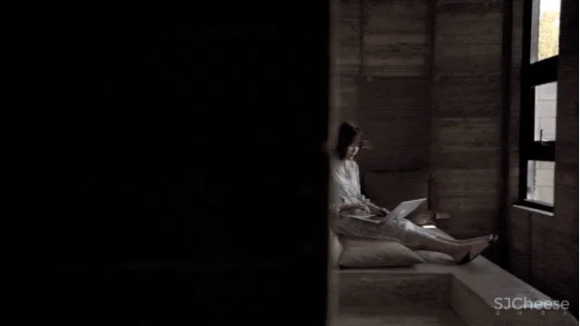 乡下大妈请日本人造房,修了6年,一扇窗都没有