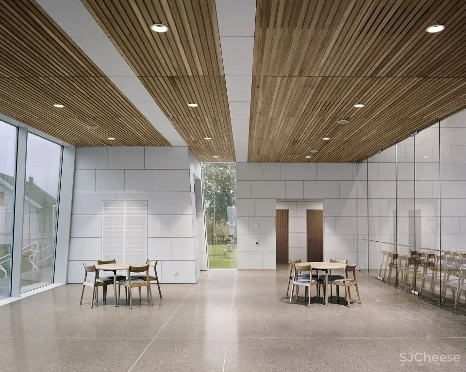 挪威波什格伦教堂:洁白瓷砖包覆的“复活”教堂 Espen Surnevik