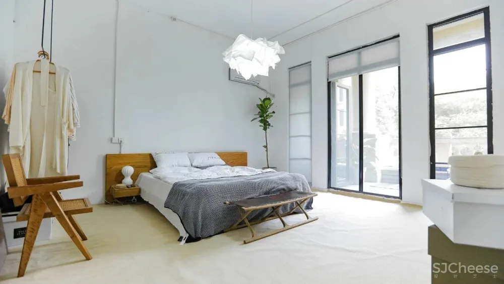 最牛租房族!安徽美女7500块在上海住300㎡,装成精致毛坯房