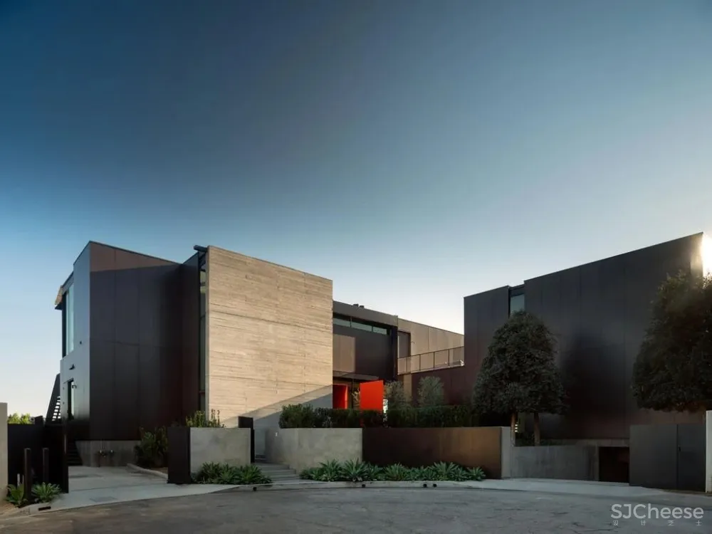 超酷工业风豪宅,不一样的机械美学